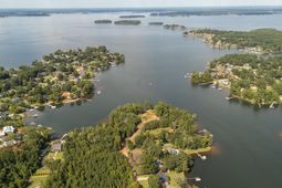 156 Spence Shore Court photo 4