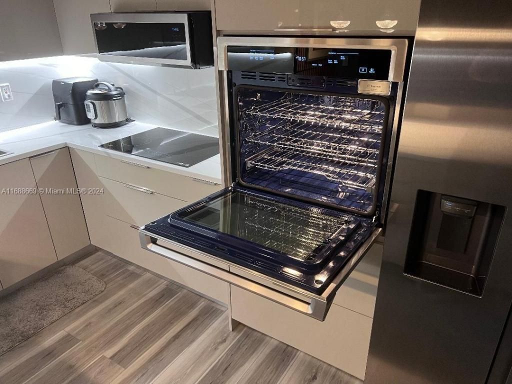 111 Golden Isles Dr, Unit G5, Hallandale Beach, FL 33009 Photo