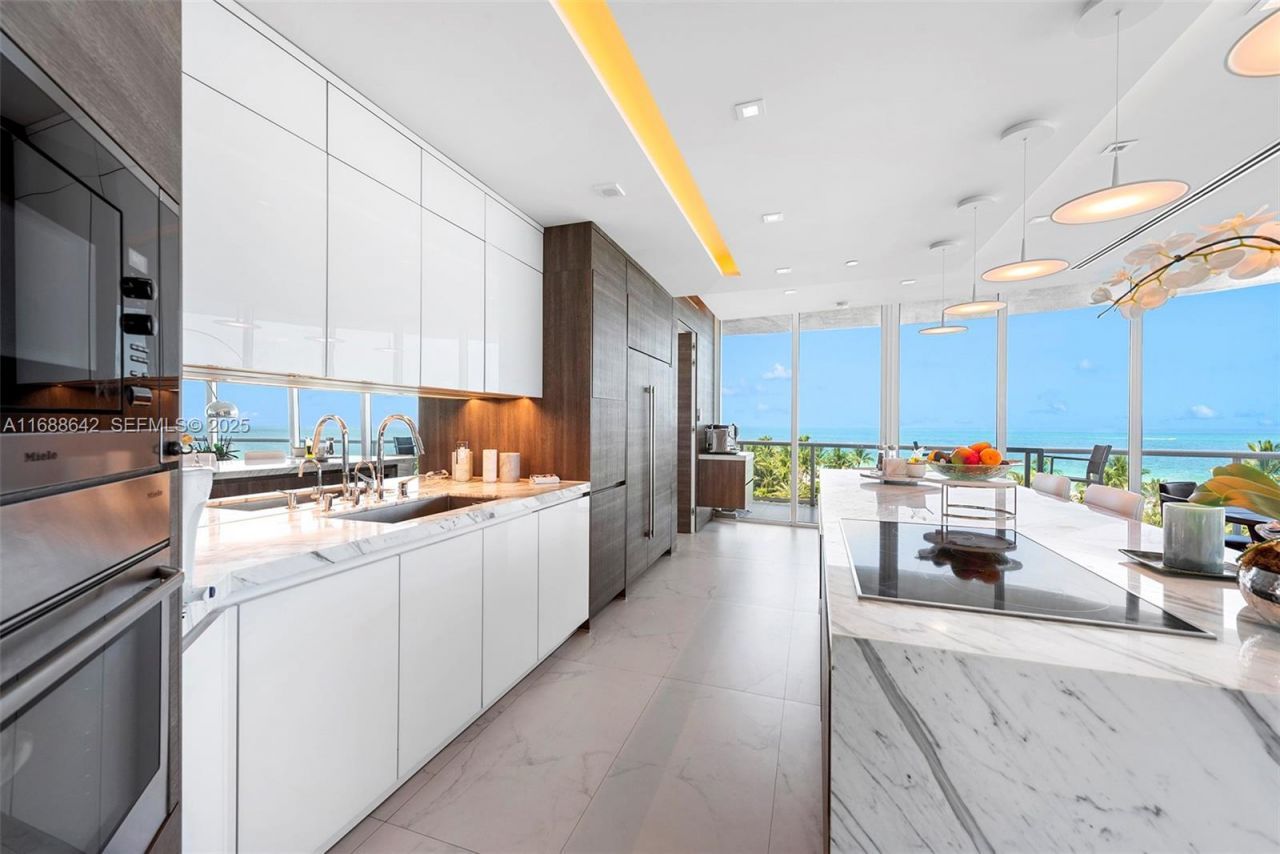 100 S Pointe Dr, Unit 706, Miami Beach, FL 33139 Photo