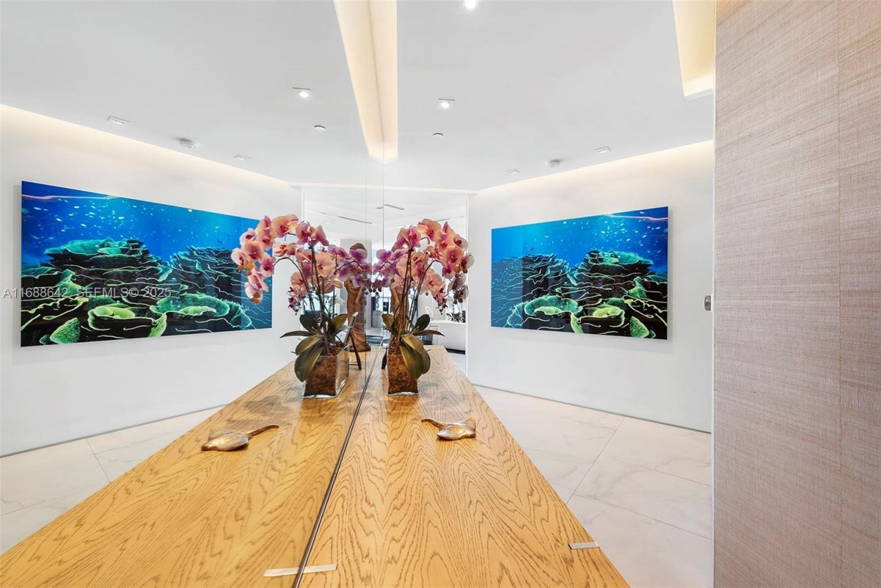 100 S Pointe Dr, Unit 706, Miami Beach, FL 33139 Photo