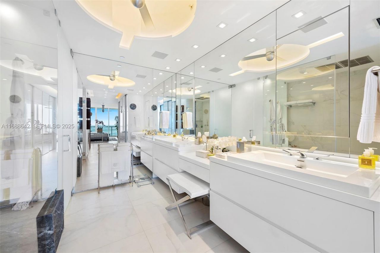 100 S Pointe Dr, Unit 706, Miami Beach, FL 33139 Photo