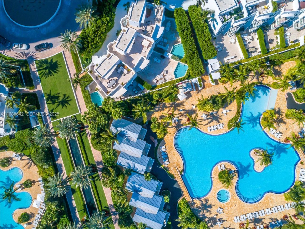 100 S Pointe Dr, Unit 706, Miami Beach, FL 33139 Photo