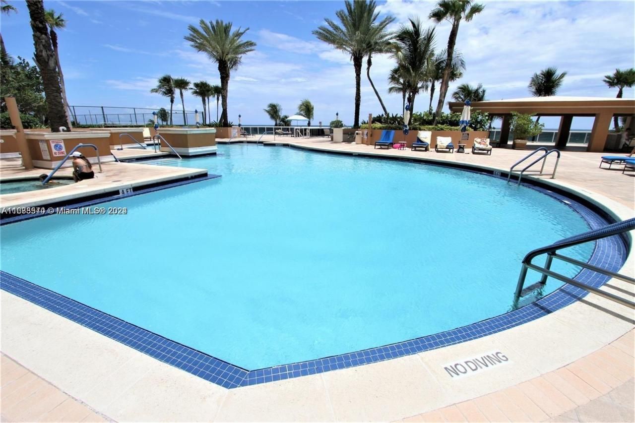 17555 Collins Ave, Unit 2502, Sunny Isles Beach, FL 33160 Photo