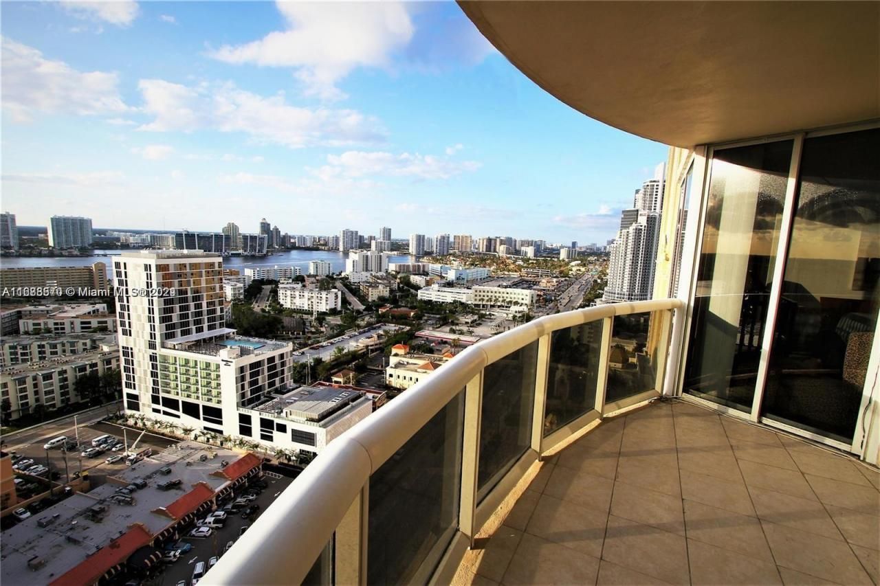 17555 Collins Ave, Unit 2502, Sunny Isles Beach, FL 33160 Photo