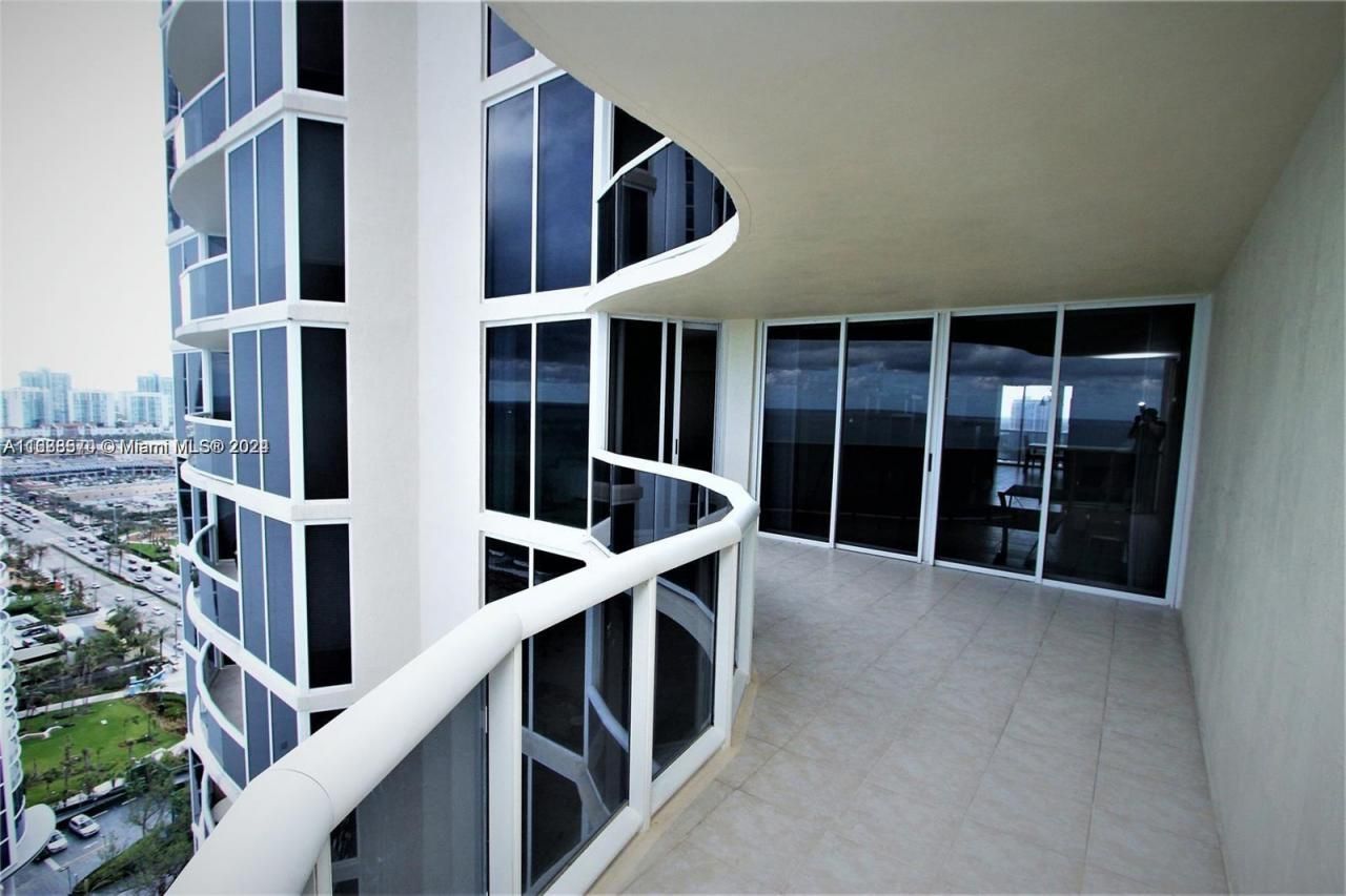 17555 Collins Ave, Unit 2502, Sunny Isles Beach, FL 33160 Photo