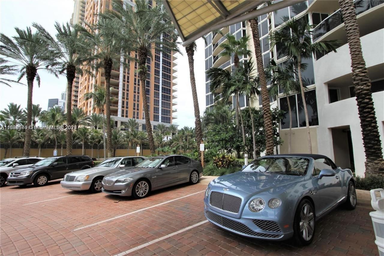 17555 Collins Ave, Unit 2502, Sunny Isles Beach, FL 33160 Photo