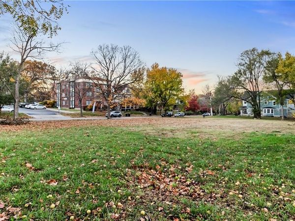 2833 Harrison Street, Kansas City, MO 64108