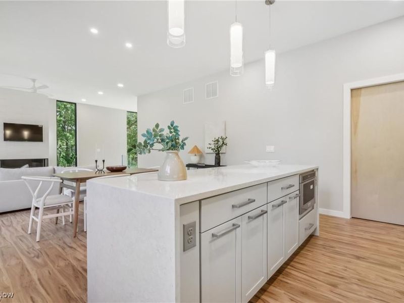 28276 Hallberg Drive, Westlake, OH 44145 Photo 13