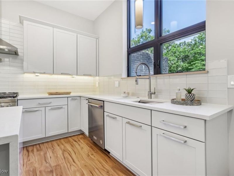 28276 Hallberg Drive, Westlake, OH 44145 Photo 15