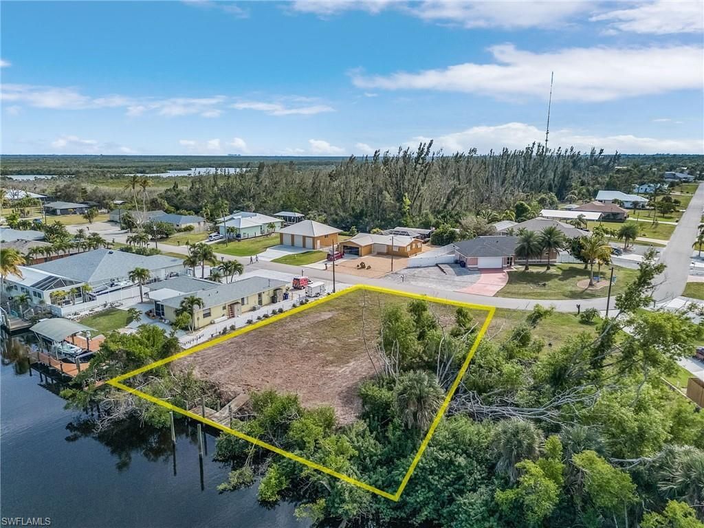 5260 Genesee Pkwy, Bokeelia, FL 33922 Photo