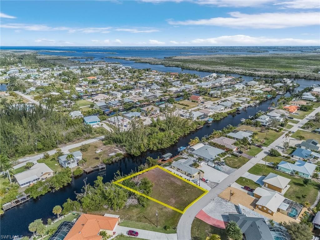 5260 Genesee Pkwy, Bokeelia, FL 33922 Photo