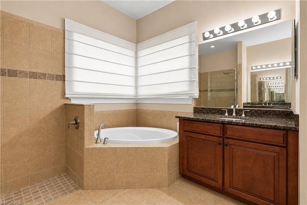 291 Saddlebrook Ln, Naples, FL 34110 Photo