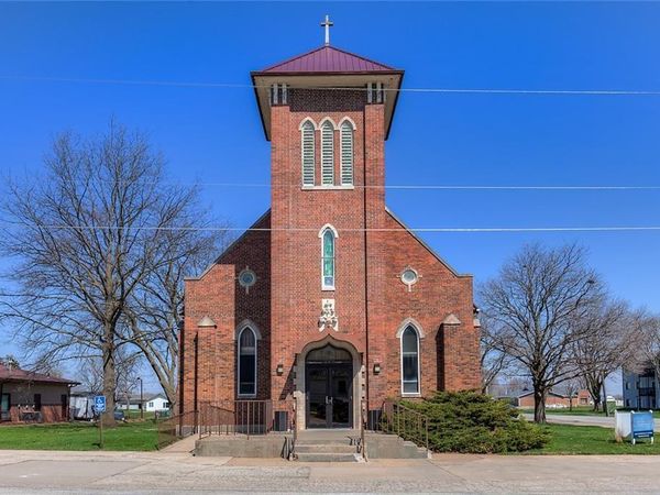 250 4th Street, Waukee, IA 50263