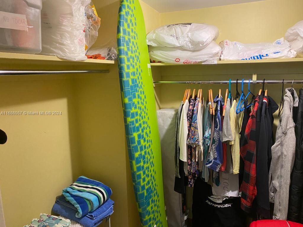 5401 Collins Ave, Unit 412, Miami Beach, FL 33140 Photo