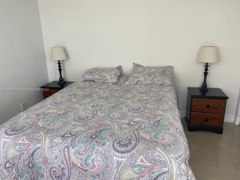 5401 Collins Ave, Unit 412, Miami Beach, FL 33140 Photo