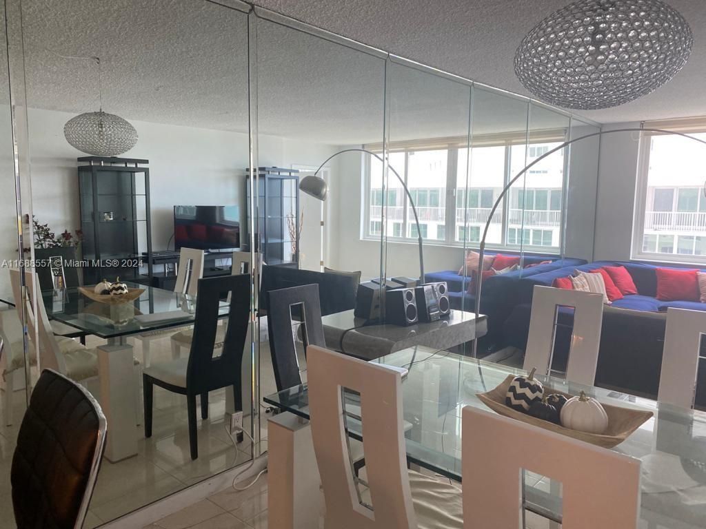 5401 Collins Ave, Unit 412, Miami Beach, FL 33140 Photo