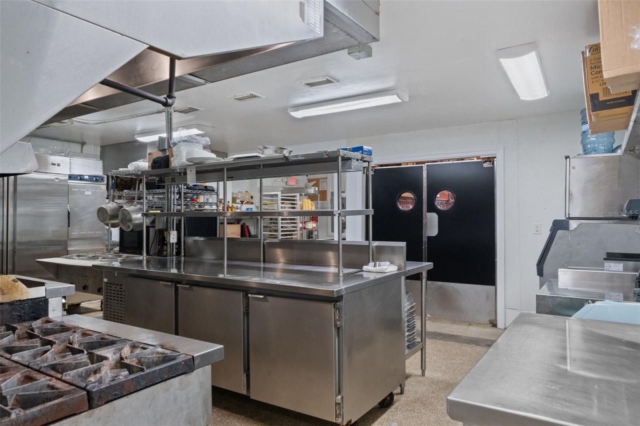 508 N Citrus Avenue, Crystal River, FL 34428 Photo