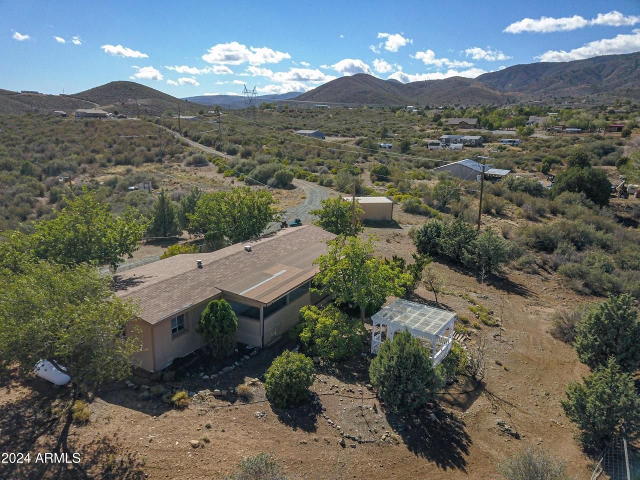 1825 S Lovin Lane, Dewey, AZ 86327 Main Photo