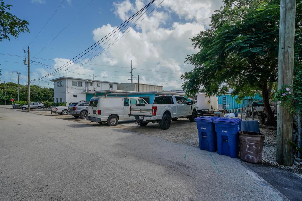 131 Ellis Drive, Tavernier, FL 33070 Photo