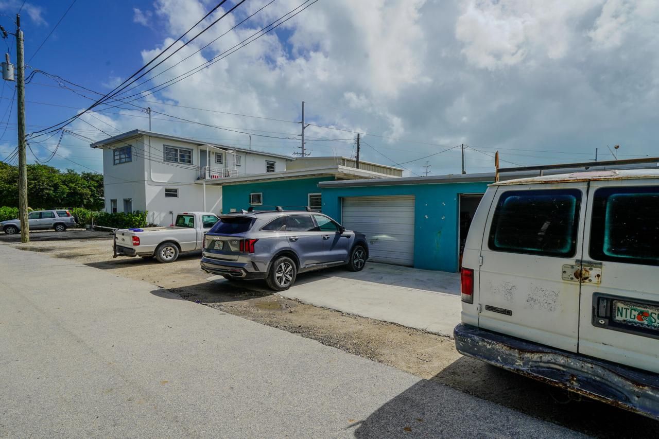 131 Ellis Drive, Tavernier, FL 33070 Photo