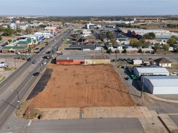 616 E Main Street, Weatherford, OK 73096