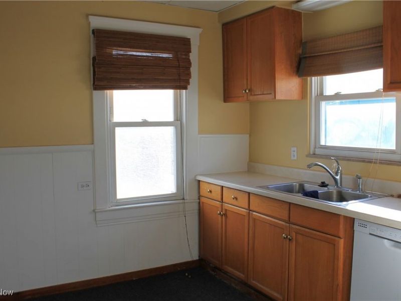 988 E 185th Street, Cleveland, OH 44119 Photo 24