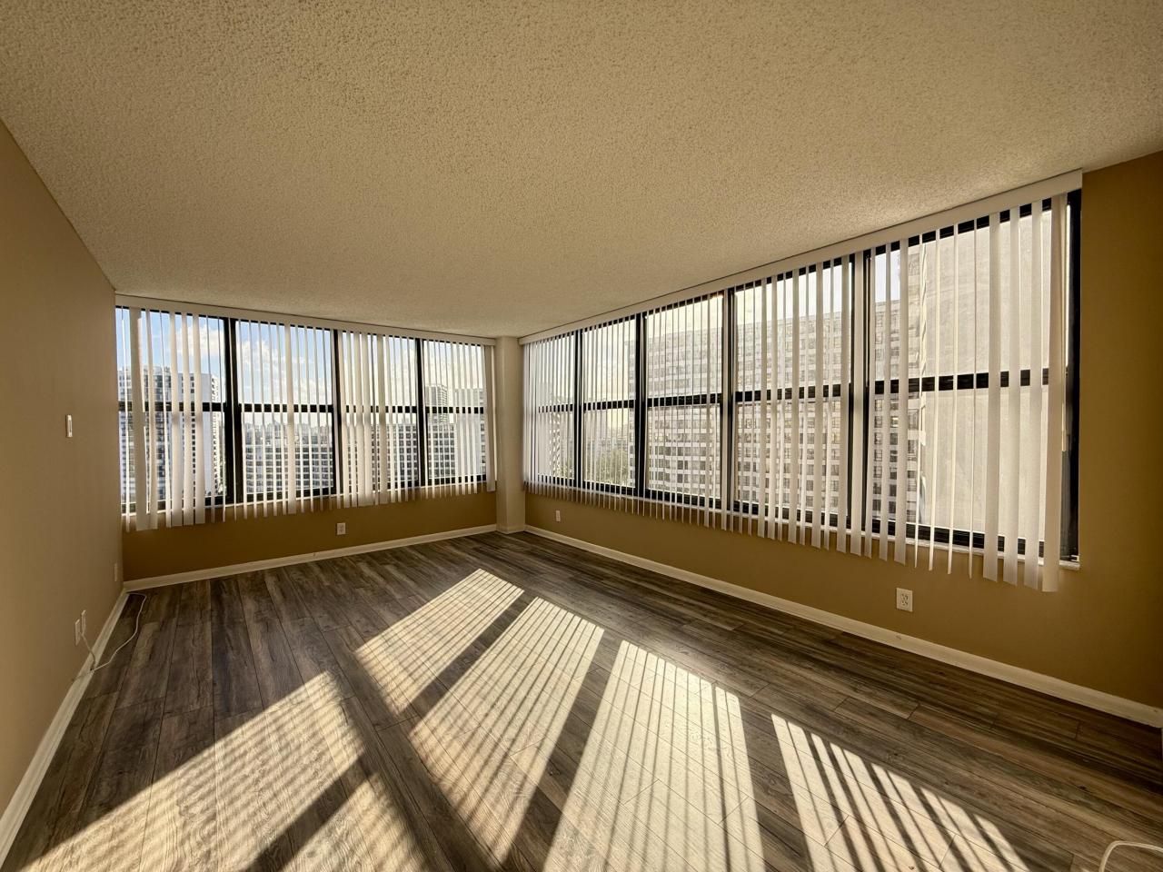 2500 Parkview Drive, Unit 1414, Hallandale Beach, FL 33009 Photo