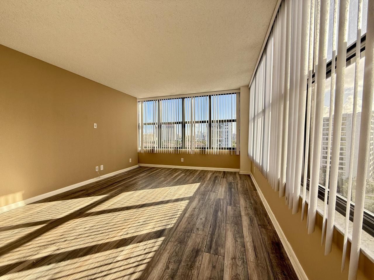 2500 Parkview Drive, Unit 1414, Hallandale Beach, FL 33009 Photo