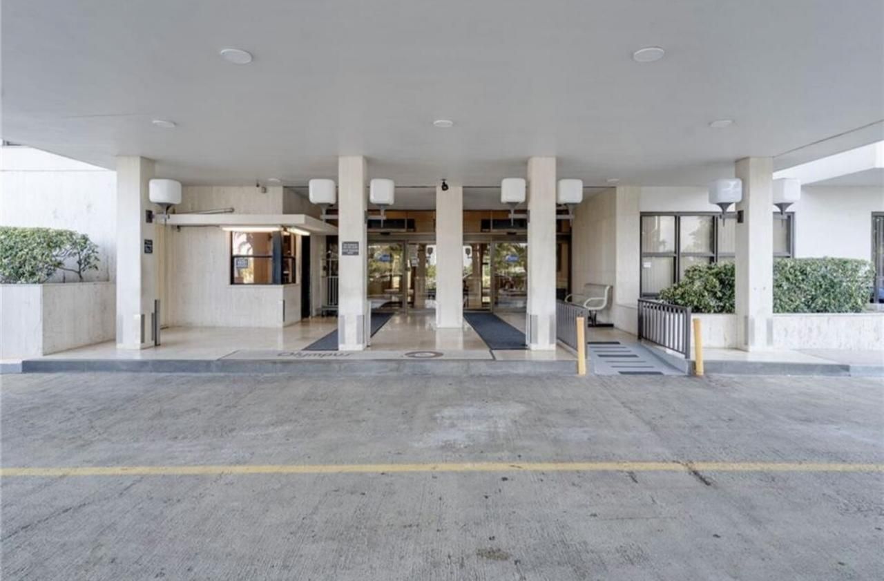 2500 Parkview Drive, Unit 1414, Hallandale Beach, FL 33009 Photo