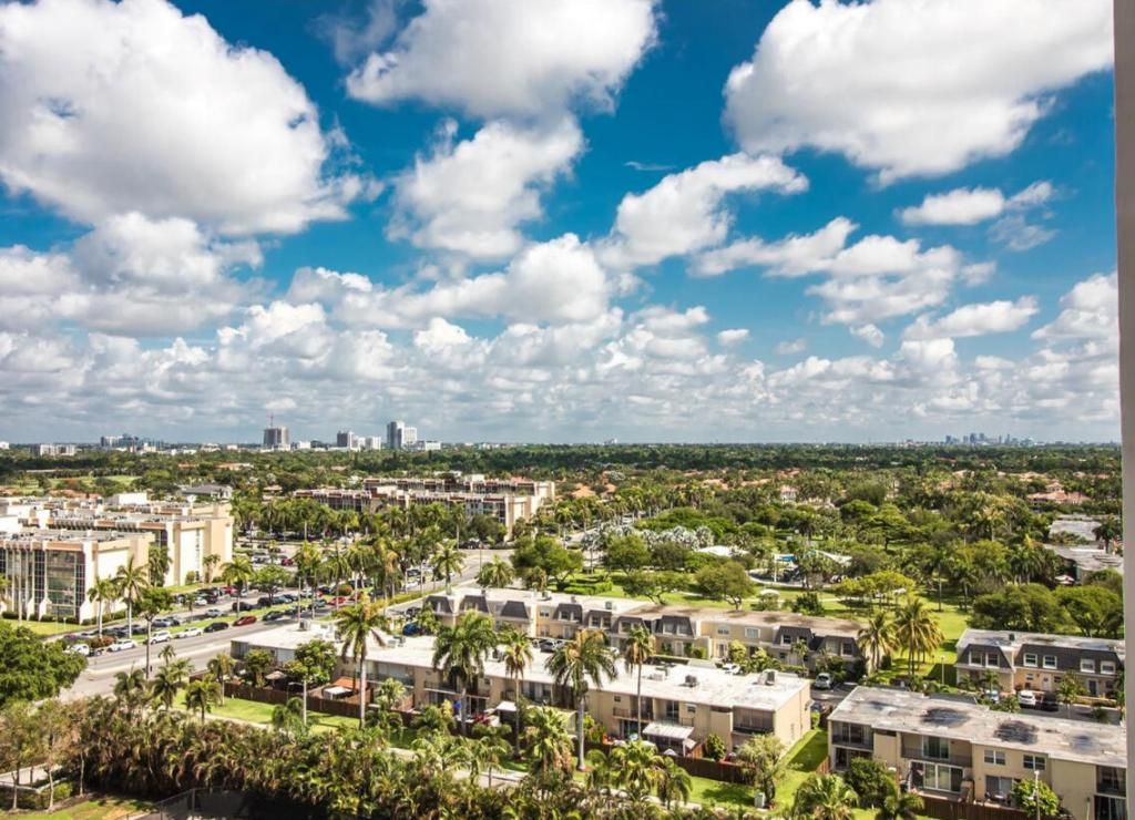 2500 Parkview Drive, Unit 1414, Hallandale Beach, FL 33009 Photo