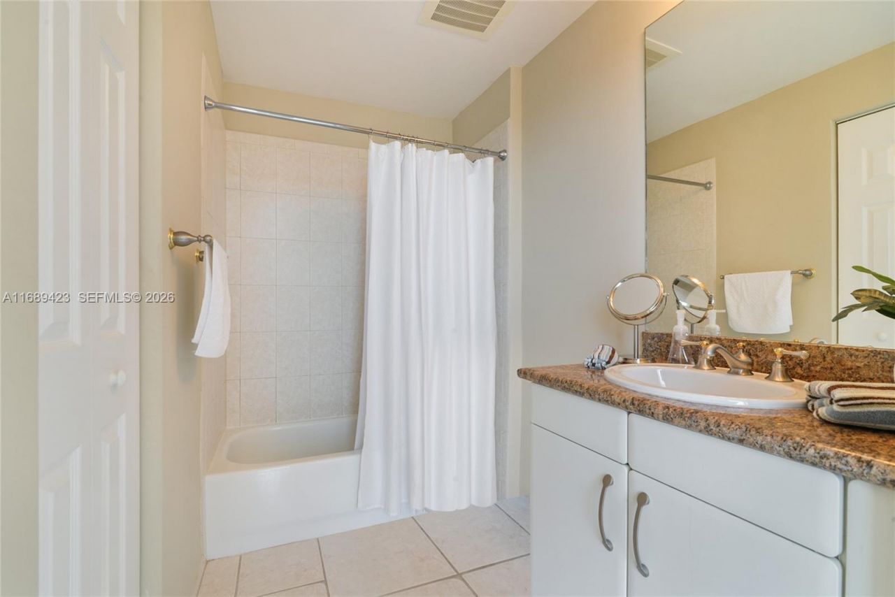 9751 E Bay Harbor Dr, Unit 8D, Bay Harbor Islands, FL 33154 Photo
