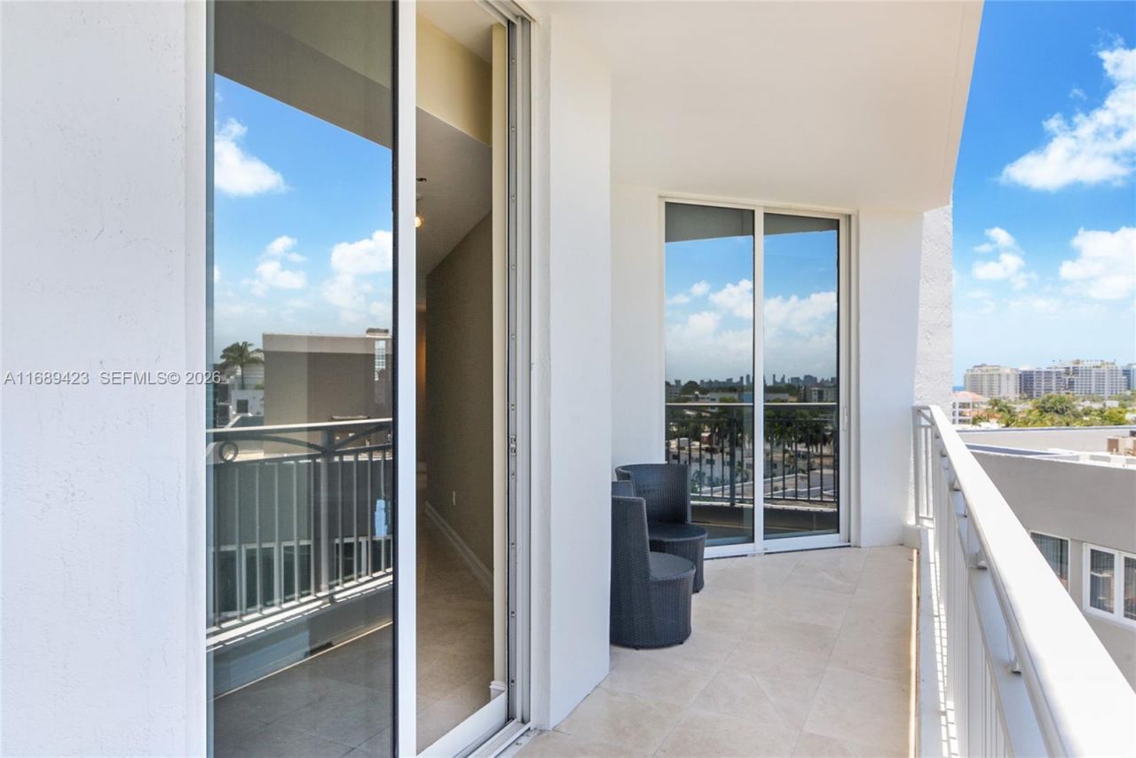 9751 E Bay Harbor Dr, Unit 8D, Bay Harbor Islands, FL 33154 Photo