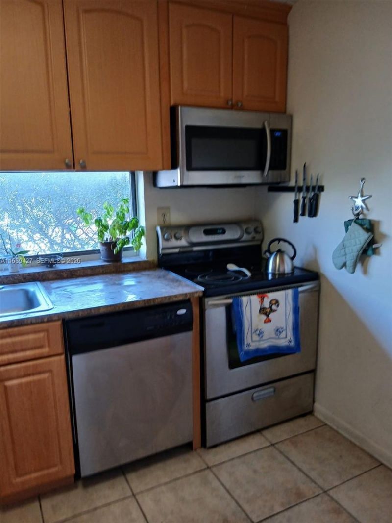 17021 N Bay Rd, Unit 412-IV, Sunny Isles Beach, FL 33160 Photo