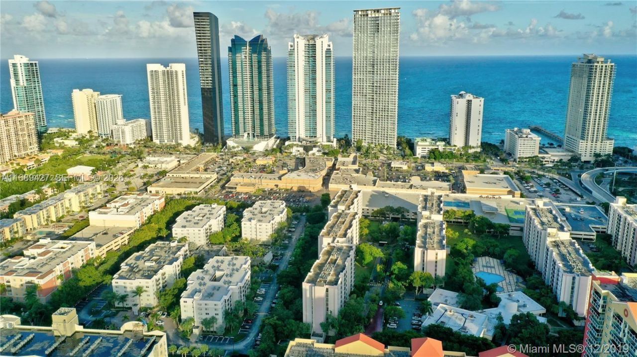 17021 N Bay Rd, Unit 412-IV, Sunny Isles Beach, FL 33160 Photo