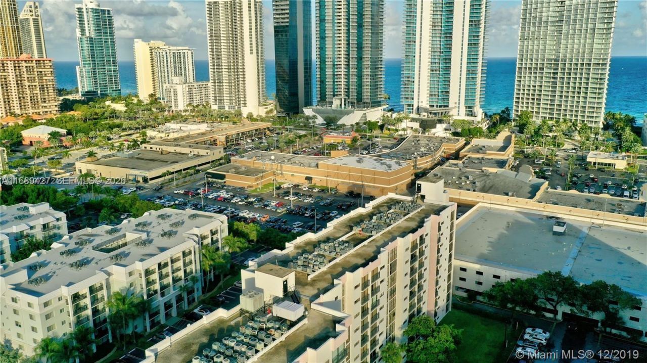 17021 N Bay Rd, Unit 412-IV, Sunny Isles Beach, FL 33160 Photo