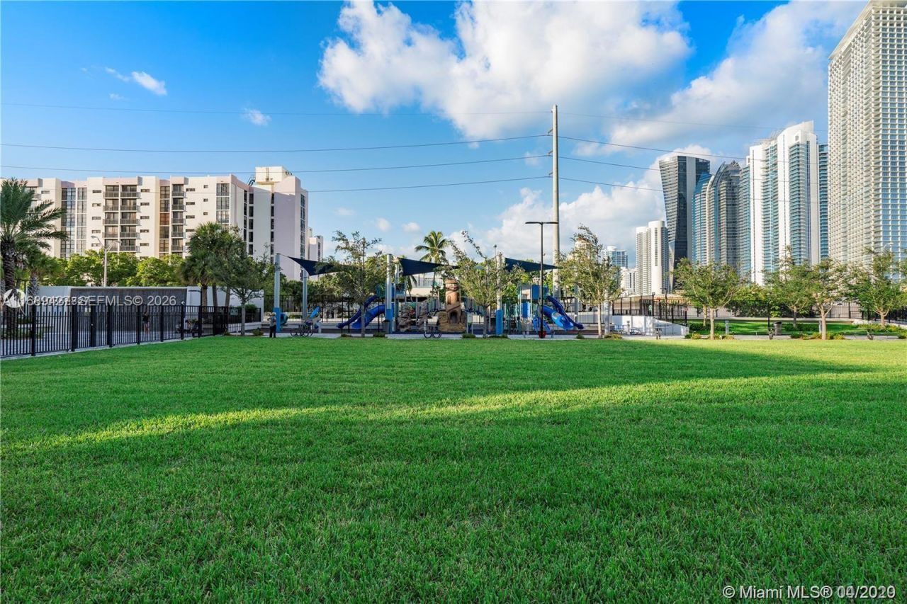 17021 N Bay Rd, Unit 412-IV, Sunny Isles Beach, FL 33160 Photo