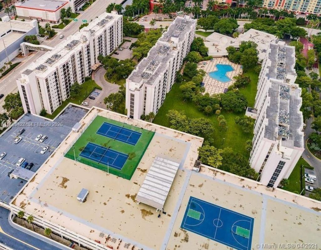17021 N Bay Rd, Unit 412-IV, Sunny Isles Beach, FL 33160 Photo