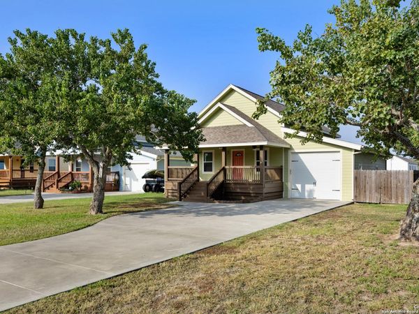 1403 S Young, Rockport, TX 78382