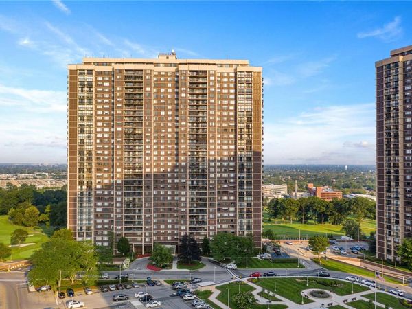 27110 Grand Cental Parkway, Unit 15G, Floral Park, NY 11005