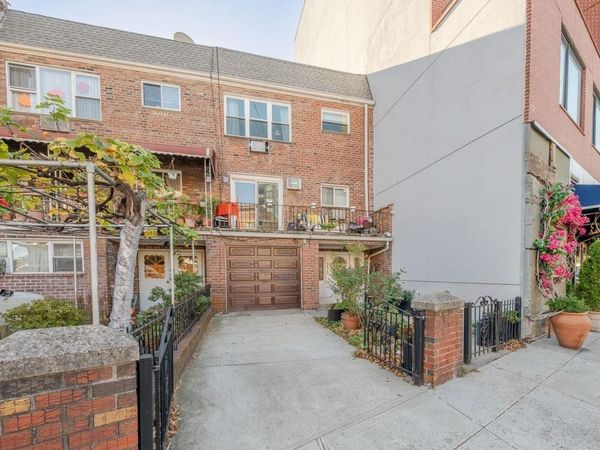 28-12 Astoria Boulevard, Astoria, NY 11102