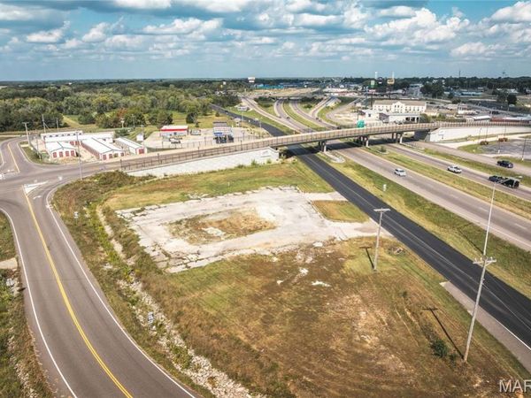 805 N Service Rd W, Sullivan, MO 63080