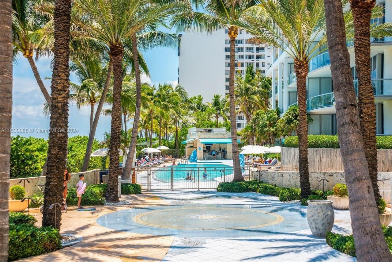 6801 Collins Ave, Unit 1215, Miami Beach, FL 33141 Photo