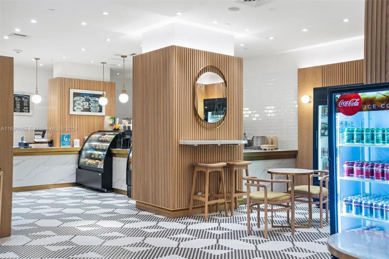 6801 Collins Ave, Unit 1215, Miami Beach, FL 33141 Photo