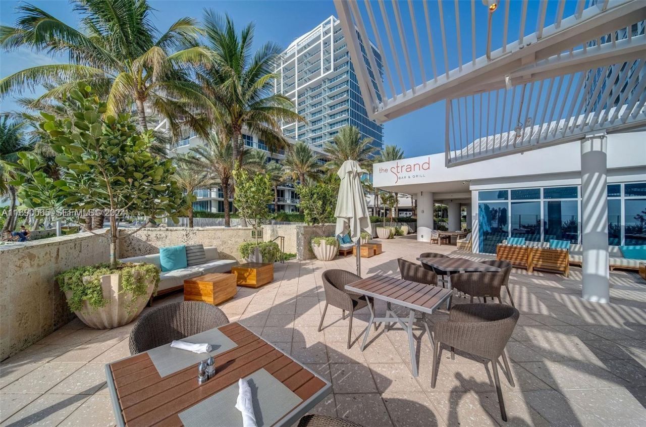 6801 Collins Ave, Unit 1215, Miami Beach, FL 33141 Photo