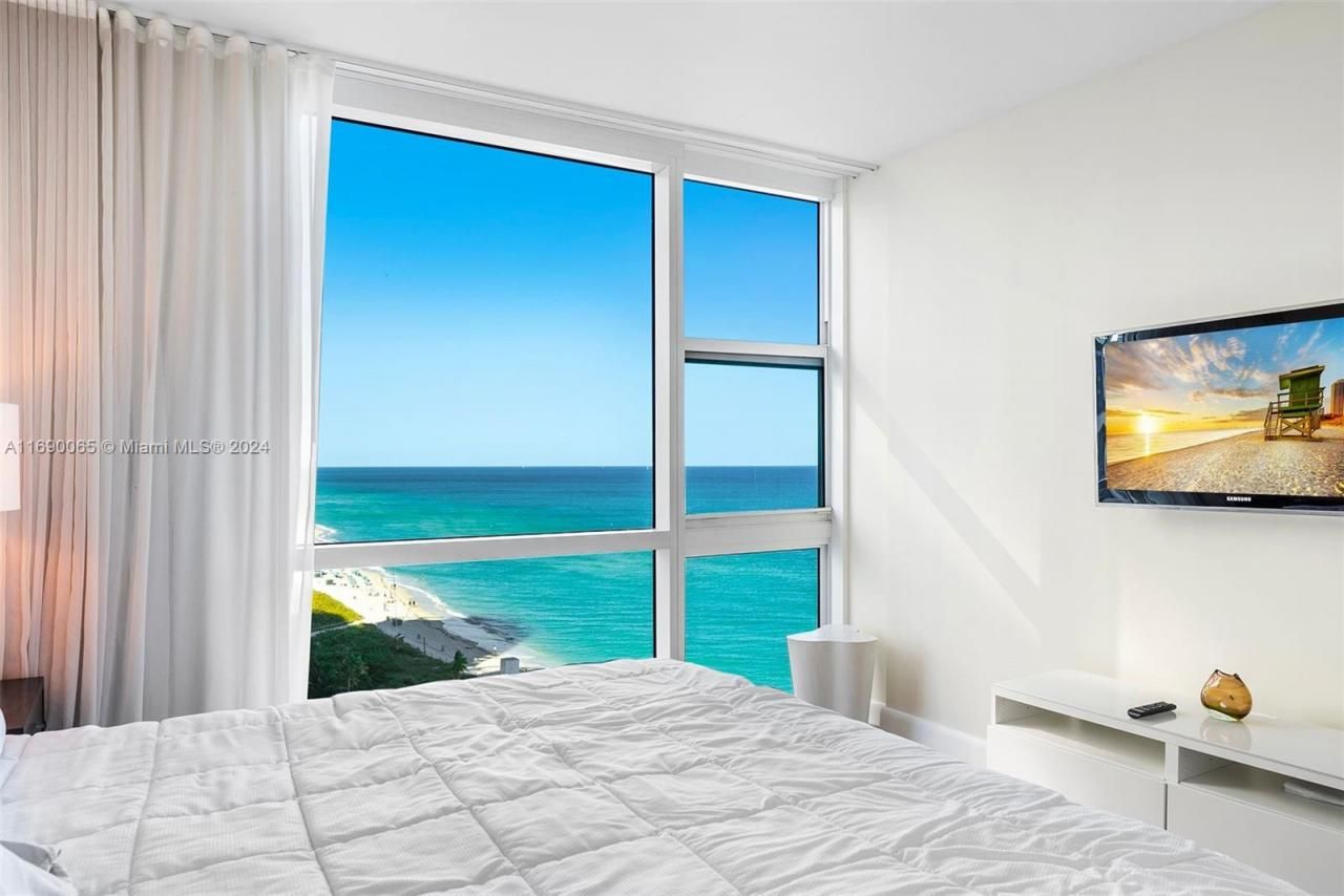 6801 Collins Ave, Unit 1215, Miami Beach, FL 33141 Photo