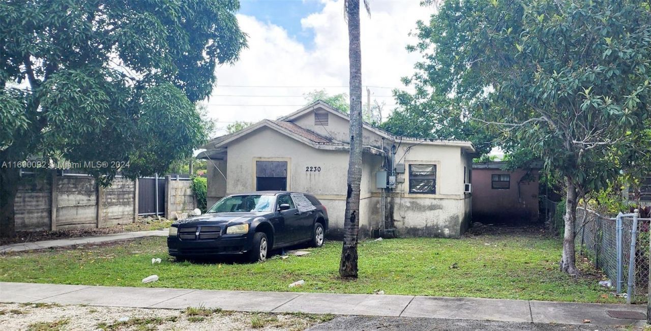 2230 NW 92nd St, Miami, FL 33147 Photo
