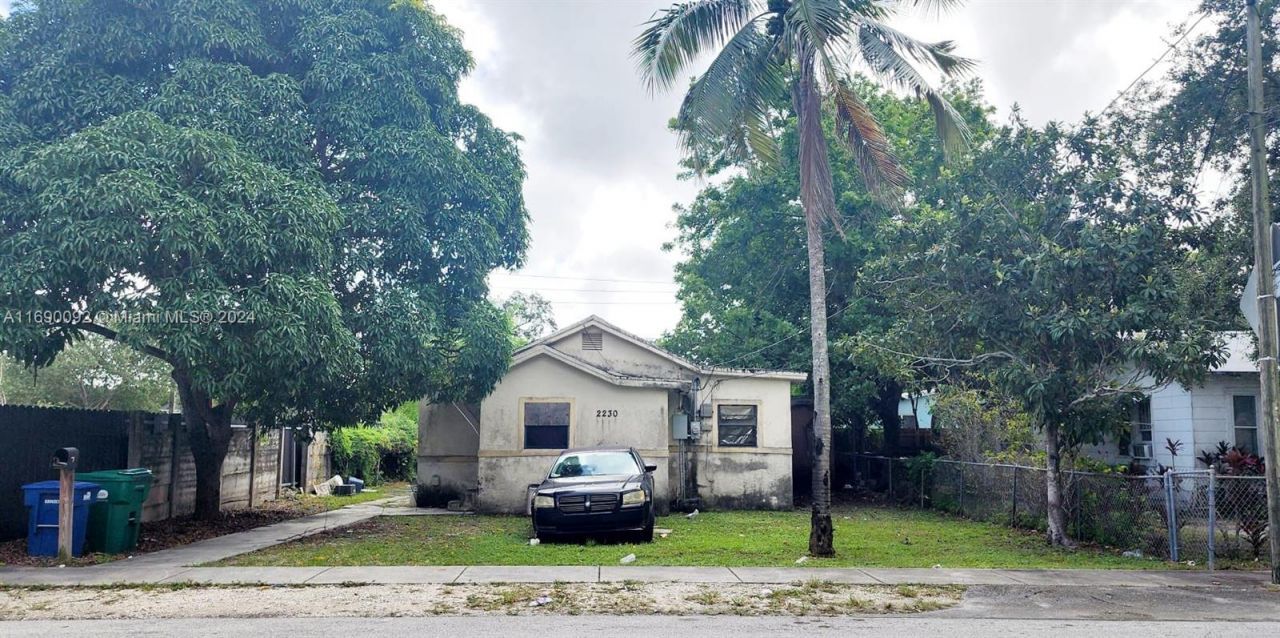 2230 NW 92nd St, Miami, FL 33147 Photo