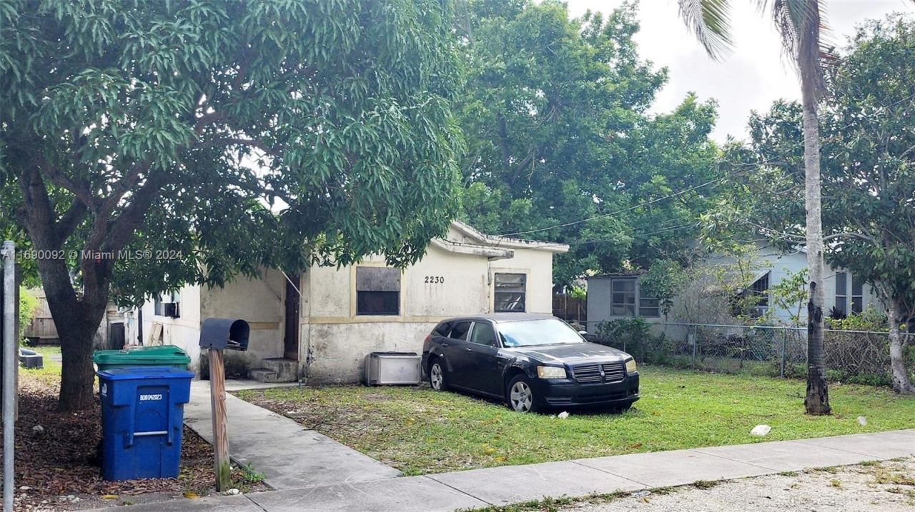 2230 NW 92nd St, Miami, FL 33147 Photo