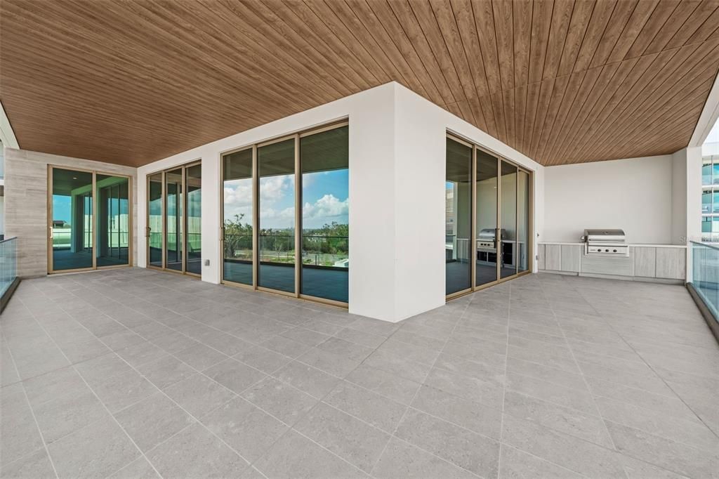 1591 Gulf Of Mexico Drive, Unit 413, Longboat Key, FL 34228 Photo