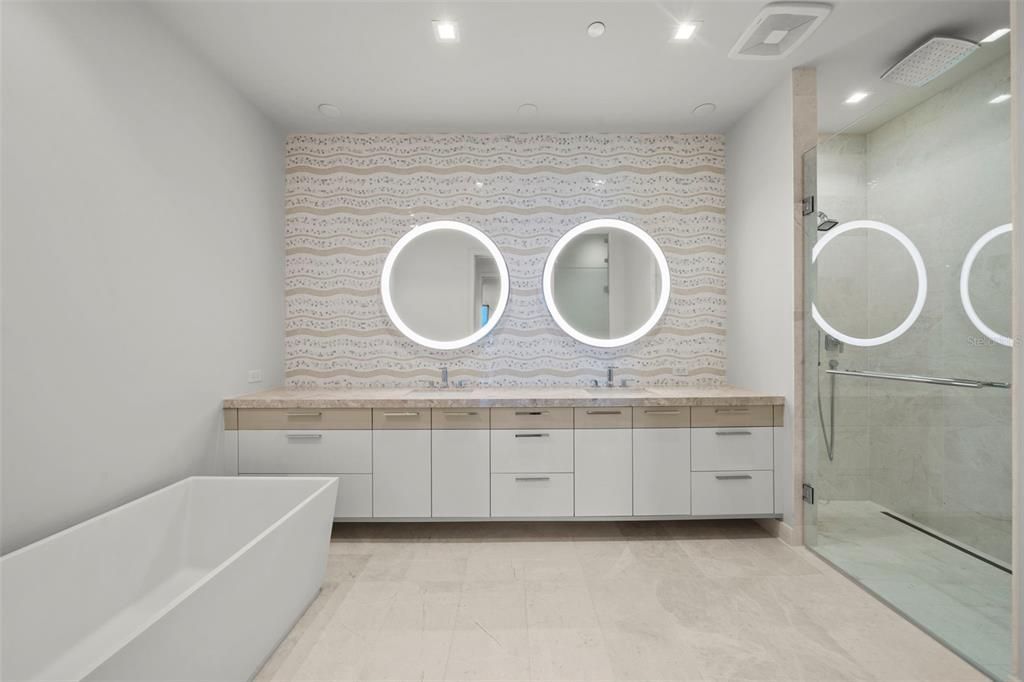 1591 Gulf Of Mexico Drive, Unit 413, Longboat Key, FL 34228 Photo